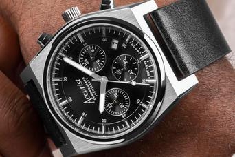 Mens accurist clearance chronograph watch 7003