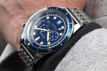 Accurist divers watch online
