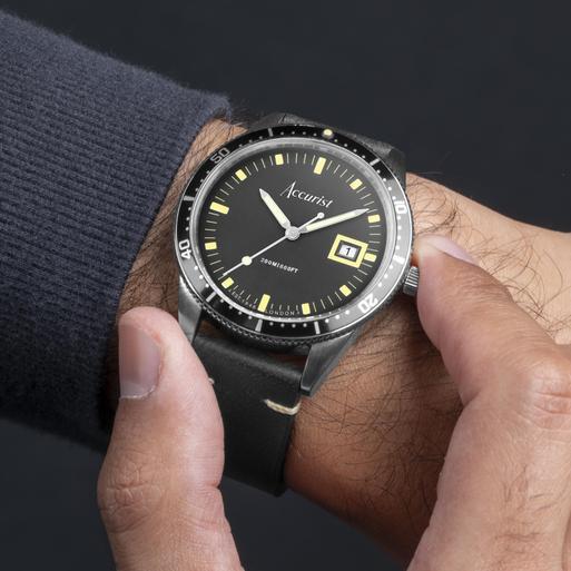 Accurist Men s Divers Watch 72001 Round Black Leather Strap